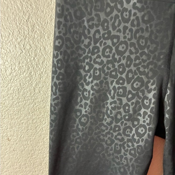 Black Leopard Print High-Waisted Leggings M - Picture 5 of 9